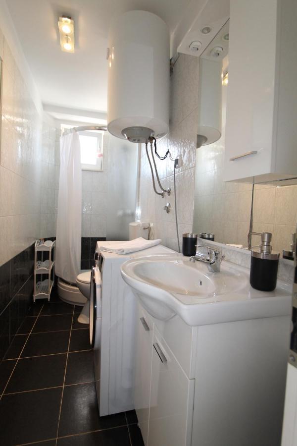 Apartment Matijas, 3 Bedroom Apt With Terrace And Parking Split Exterior photo