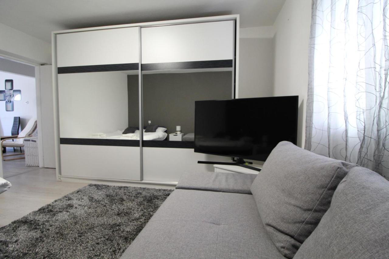 Apartment Matijas, 3 Bedroom Apt With Terrace And Parking Split Exterior photo